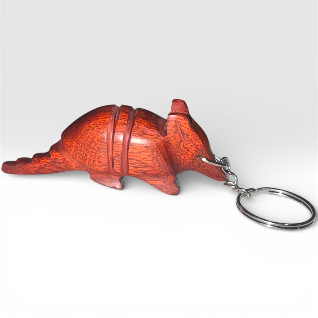 Llavero madera tallado armadillo